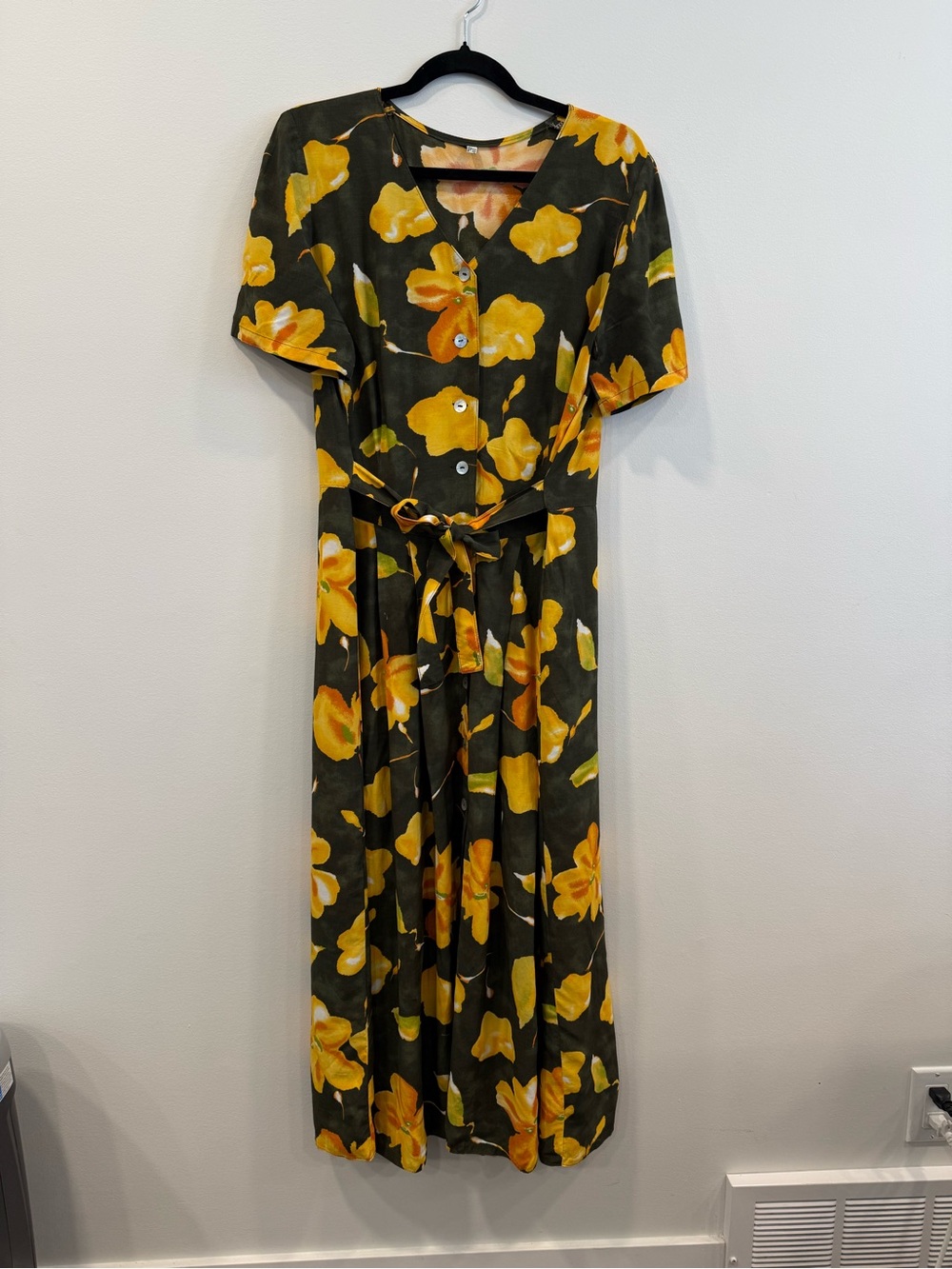 Vintage Olive Green Floral Button-Front Midi Dress with Tie Waist